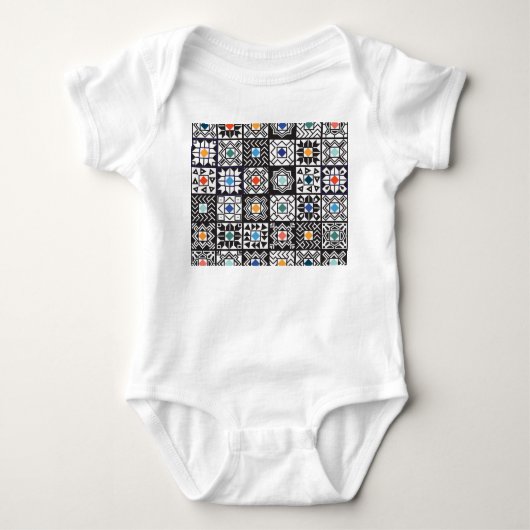 Patchwork Maori: Etnisch tapijtontwerp. Romper (Voorkant)