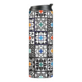 Patchwork Maori: Etnisch tapijtontwerp. Thermosbeker (Gedraaid links)