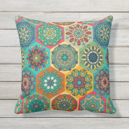  patchwork met floral mandala - elementen buitenkussen