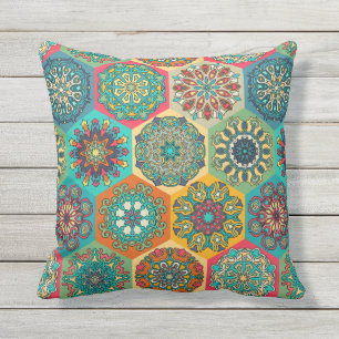 patchwork met floral mandala - elementen buitenkussen