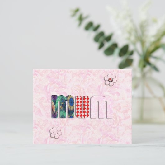 Patchwork 'MUM' op Roze Roze Achtergrond Briefkaart (Staand voorkant)