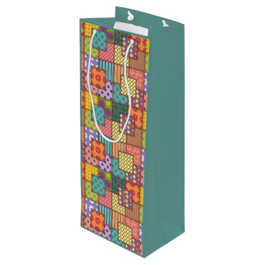 Patchwork-patroonbloemen Polka Dot Stripe Wijn Cadeautas (Achterkant Gekanteld)