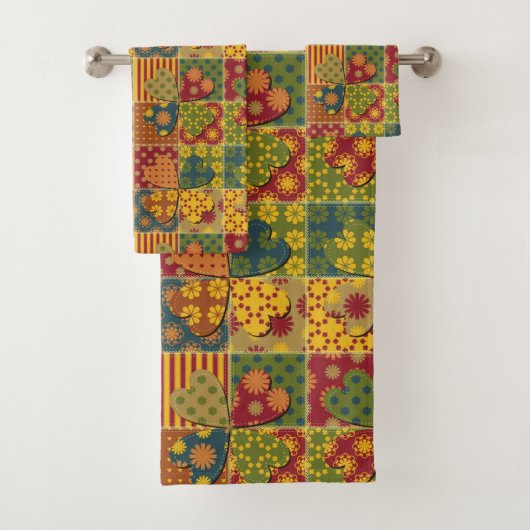 Patchwork Pattern Heart Button Stripe Green Yellow Bad Handdoek (Insitu)