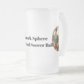 Patchwork Sphere: Gezellig gewatteerd Voetbal Matglas Bierpul (Voorkant rechts)