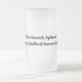 Patchwork Sphere: Gezellig gewatteerd Voetbal Matglas Bierpul (Center)