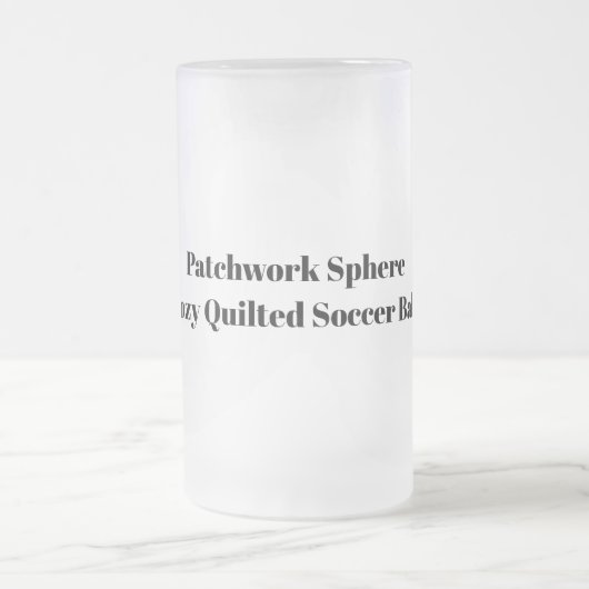 Patchwork Sphere: Gezellig gewatteerd Voetbal Matglas Bierpul (Center)