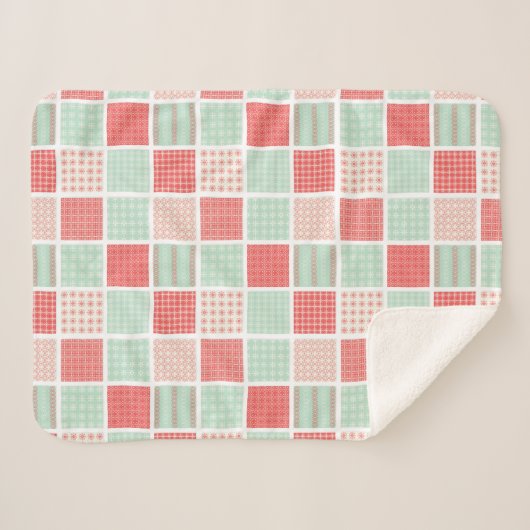 Patchwork Style Red en Blue Squares Patroon Sherpa Deken (Voorkant (horizontaal))