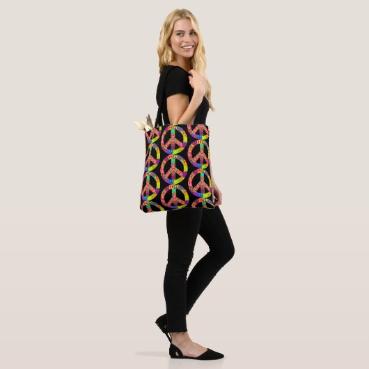 Patchy Peace Tote Bag (Op model)