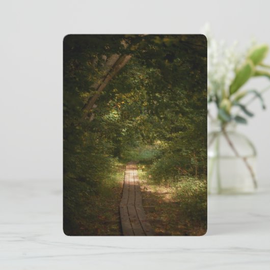 Path through forest feestdagenkaart (Staand voorkant)