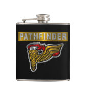 Pathfinder Badge- “Pathfinder” Flask Heupfles (Voorkant)