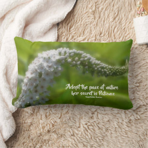 Patience citaat witte bloem inspirerend kussen