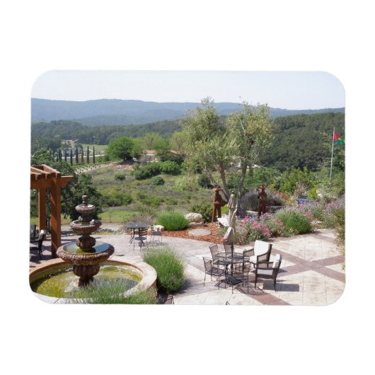 Patio of Croad Tasting Room, Paso Robles Magneet (Horizontaal)