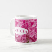 "Patricia" Naam in Roze Hydrangea Bloemen Letterin Koffiemok (Voorkant links)