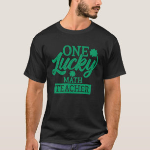 Patrick's Day 2021 Een gelukkige Wiskunde Leraar v T-shirt