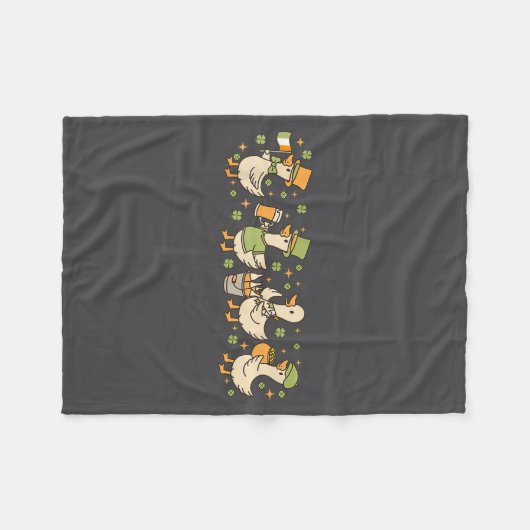 Patricks Day,funny Goose, Shamrock, Beer Gift Tee  Fleece Deken (Voorkant (Horizontaal))