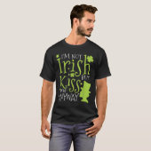 Patrick's Day I'm Not Irish But Kiss Me Anyway  T-shirt (Voorkant volledig)