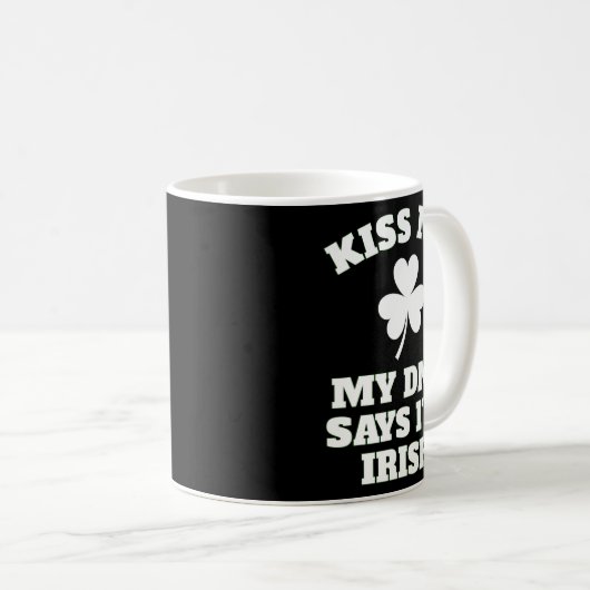 Patricks Day Kiss Me Grappig DNA Test Iers Koffiemok (Voorkant rechts)