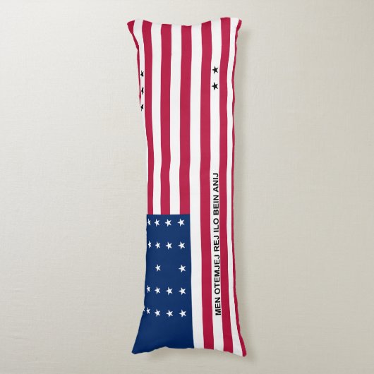 Patriotic Bikini Atoll Flag Lichaamskussen (Voorkant Verticaal)