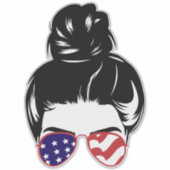 Patriotic Messy Bun Sticker – USA Flag Sunglasses (Voorkant)