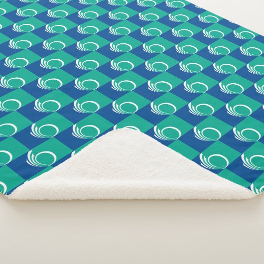 Patriotic Sherpa Blanket with flag of Ottawa Sherpa Deken (3/4)