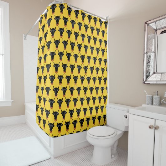Patriotic Shower Curtain with Flag of Uri, Swiss Douchegordijn (In situ)