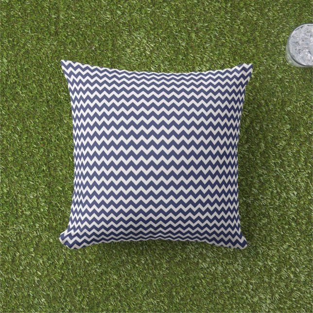 Patriotic Stripes Outdoor Pillow Buitenkussen (Gras)