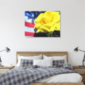 Patriotic Yellow Rose Canvas Afdruk (Insitu (Slaapkamer))