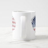 Patriottisch Amerikaans hart in Grunge Grote Koffiekop (Achterkant)