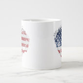 Patriottisch Amerikaans hart in Grunge Grote Koffiekop (Voorkant)