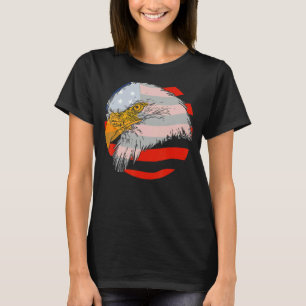 Patriottisch Amerikaans vlaggedrukt op een witte r T-shirt