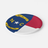 Patriottisch papieren bord met vlag van North Caro (Gekanteld)