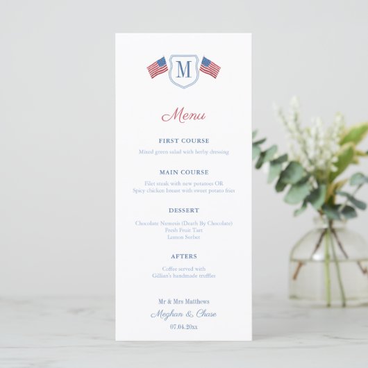 Patriottisch rood wit en blauw monogram bruiloft menu (Staand voorkant)
