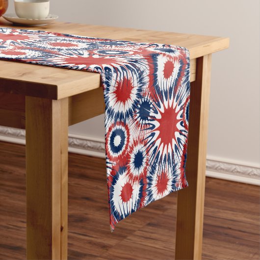 Patriottisch rood wit en blauw vuurwerk korte tafelloper (Voorbeeld)