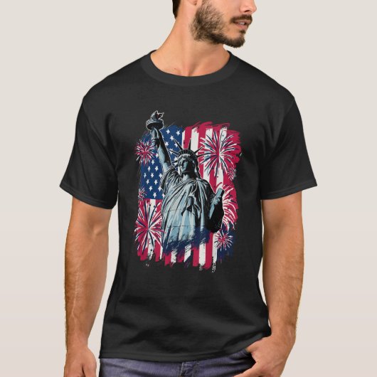 Patriottisch Vrijheidsbeeld met Vuurwerk 4e van T-shirt (Voorkant)