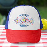 Patriottisch Vuurwerk Juli 4 Pickleball Club Team Trucker Pet<br><div class="desc">Super leuk en feestelijk pet met pickleball "vuurwerk",  en 3 regels aangepaste tekst. Perfect als bijpassende toernooi team petten of voor uw 4th of July of pickleball party. Ook geweldig voor een Memorial Day of Veteran's Day pickleball toernooi - de perfecte manier om uw Amerikaanse trots te shows.</div>