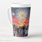 Patriottische 4th of July Vuurwerk Viering Menigte Latte Mok (Linkerhoek)