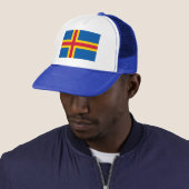 Patriottische Ålandeilanden vlag Trucker Pet (In situ)