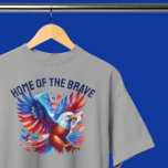 Patriottische Amerikaanse adelaar rood wit blauw Tri-Blend Shirt<br><div class="desc">Rood wit en blauw patriottische American Eagle illustratie.</div>