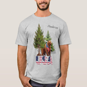 Patriottische bruine beer in dennenbomen Amerikaan T-shirt