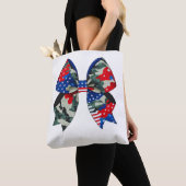 Patriottische Camouflage Boog Design - Sterren en  Tote Bag (Dichtbij)