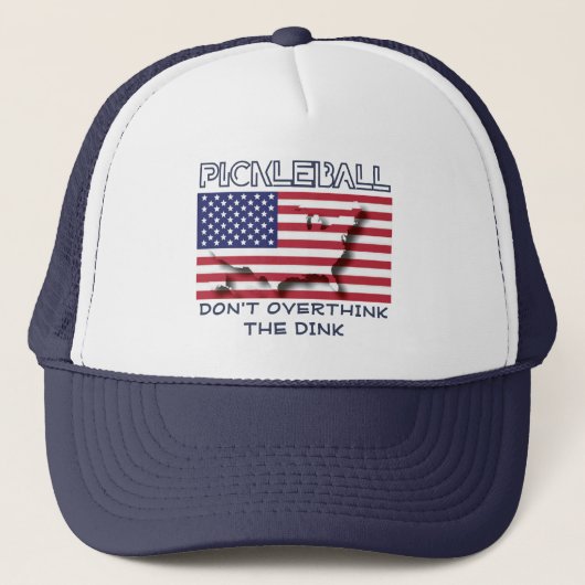 Patriottische DON'T OVERTHINK THE DINK Pickleball Trucker Pet (Voorkant)