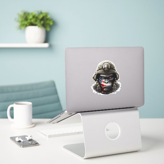 Patriottische Gorilla Gezicht Sticker (Laptop op bureau)