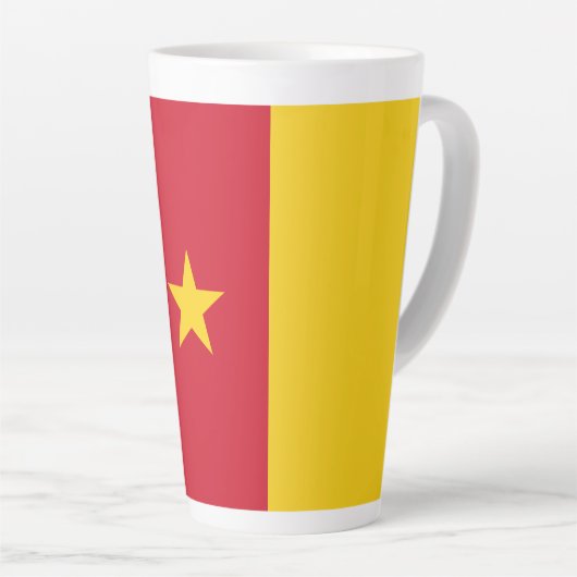 Patriottische Kameroense vlag Latte Mok (Rechterhoek)