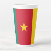 Patriottische Kameroense vlag Latte Mok (Voorkant)