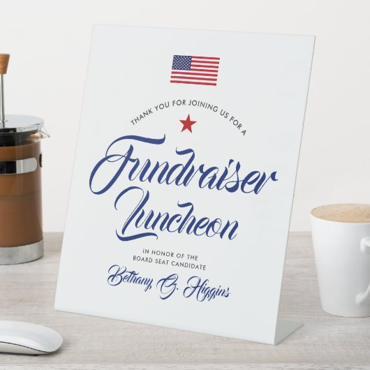 Patriottische kleuren die als politiek worden besc reclamebord met voetstuk (Insitu)