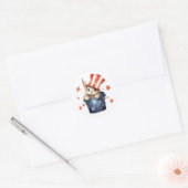 Patriottische Konijn Wit-Rode Gestreepte Hoed Ronde Sticker (Envelop)