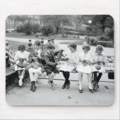 Patriottische koningsbijen, begin jaren 1900 muismat (Voorkant)