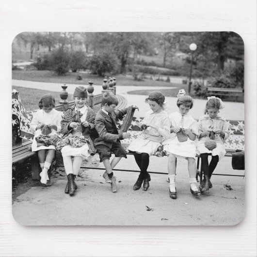 Patriottische koningsbijen, begin jaren 1900 muismat (Voorkant)