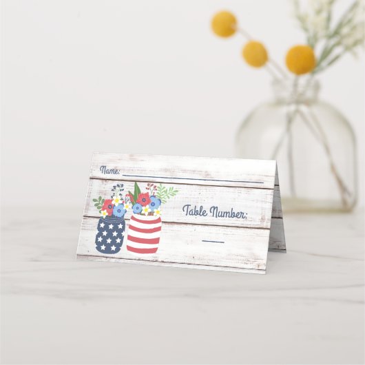 Patriottische liefde II Rustic 4 juli bruiloft Plaatskaartje (Voorkant)