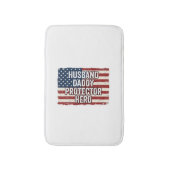 Patriottische man papa beschermer held vlag shirt badmat (Voorkant Verticaal)